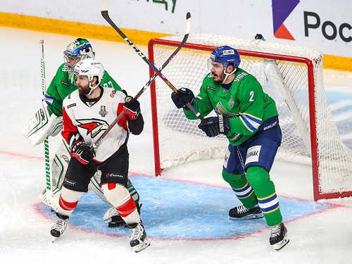 Омский "Авангард" выиграл третий матч с "Салаватом Юлаевым" в финале Восточной конференции