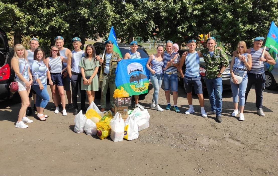 Не только в фонтане купаться: омские десантники отпраздновали День ВДВ добрыми делами