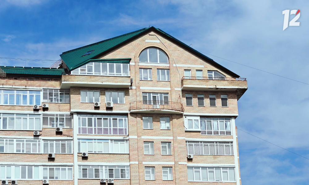 Омские сироты получили 93 жилищных сертификата за два дня