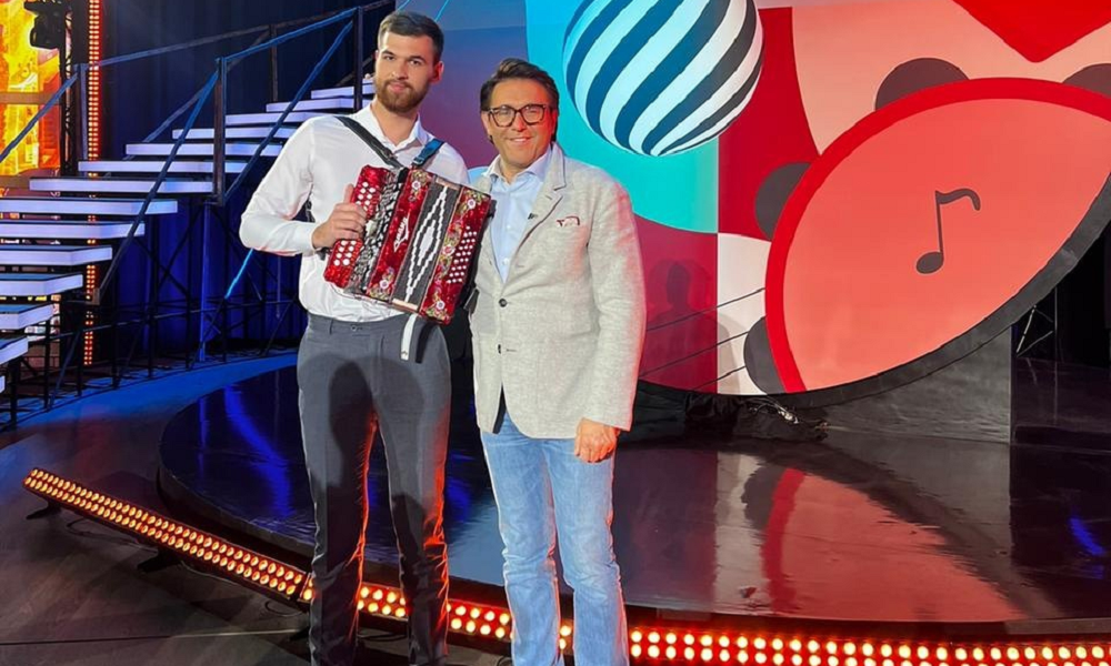 Житель Омской области Егор Моисеев принял участие в музпрограмме на федеральном канале