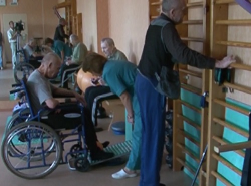 Для постояльцев Куйбышевского дома-интерната откроют тренажёрный комплекс под открытым небом