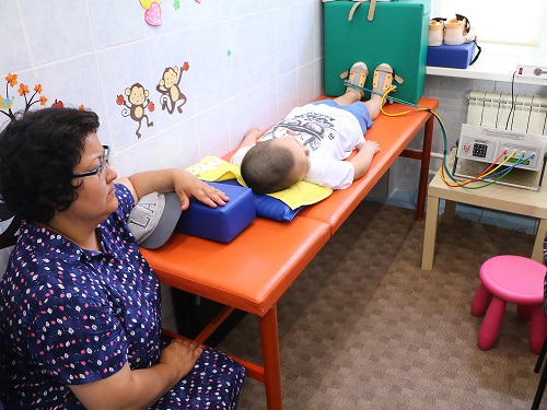 В Омске "Планета друзей" приобрела специальное оборудование для детей с особеностями здоровья