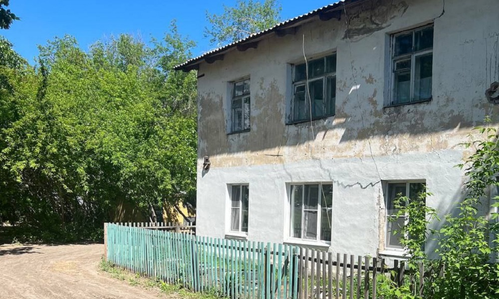 В Омске расселят жильцов аварийного дома на улице 3-й Енисейской