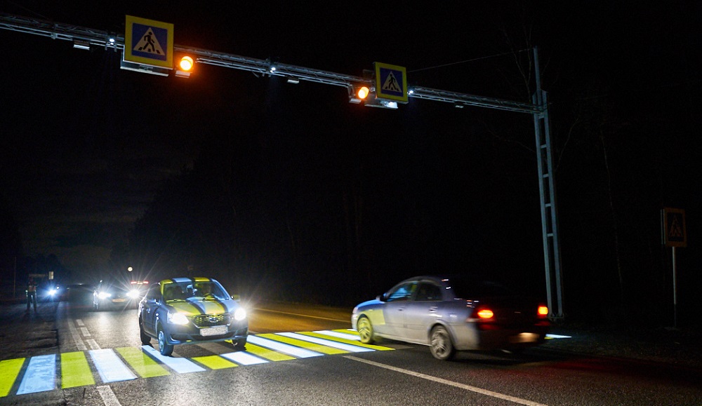 Впервые в Омске установят проекционные "зебры"