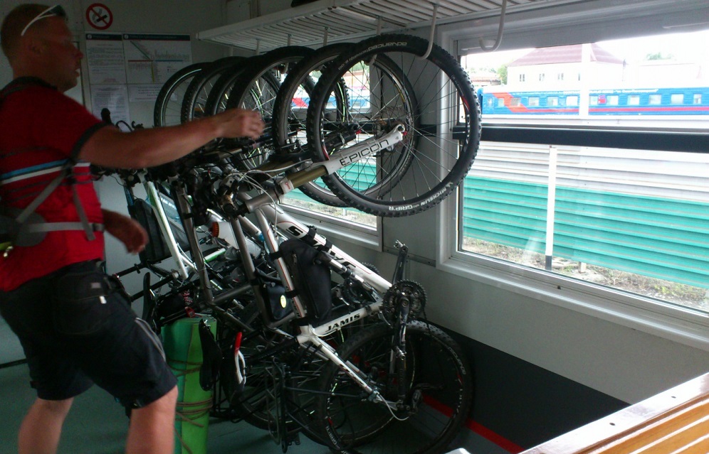 В омских электричках запустили акцию по бесплатному провозу велосипедов