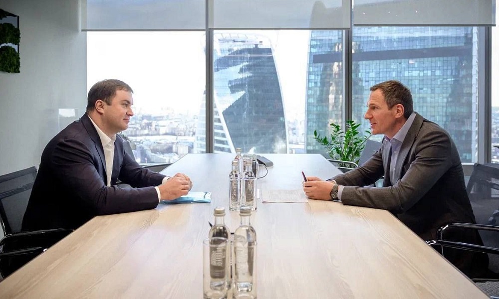 Виталий Хоценко и гендиректор ППК РЭО обсудили ход реформы по обращению с ТКО в Омской области