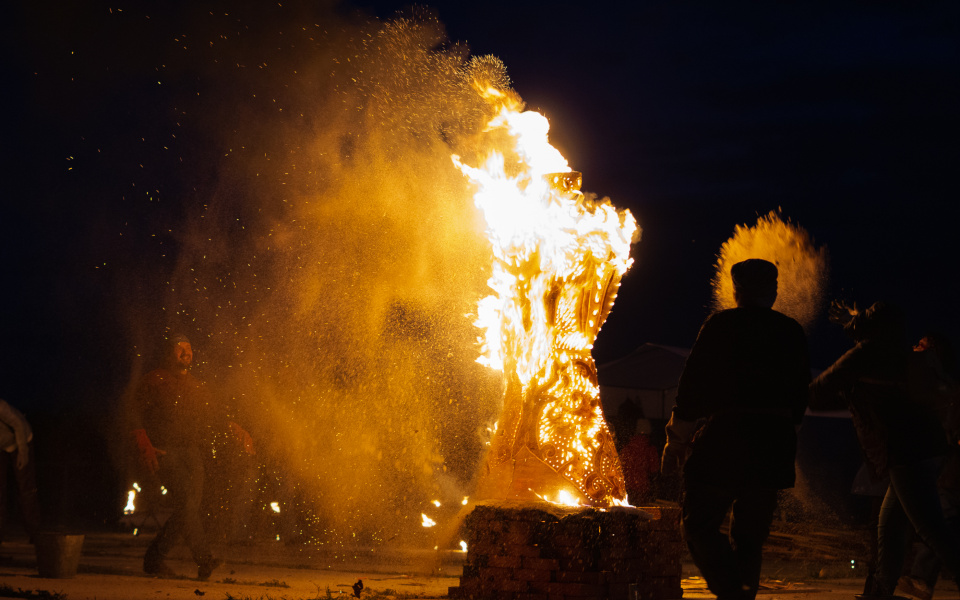 Burning Man по-омски: на глазах омичей обожгли огромных керамических животных