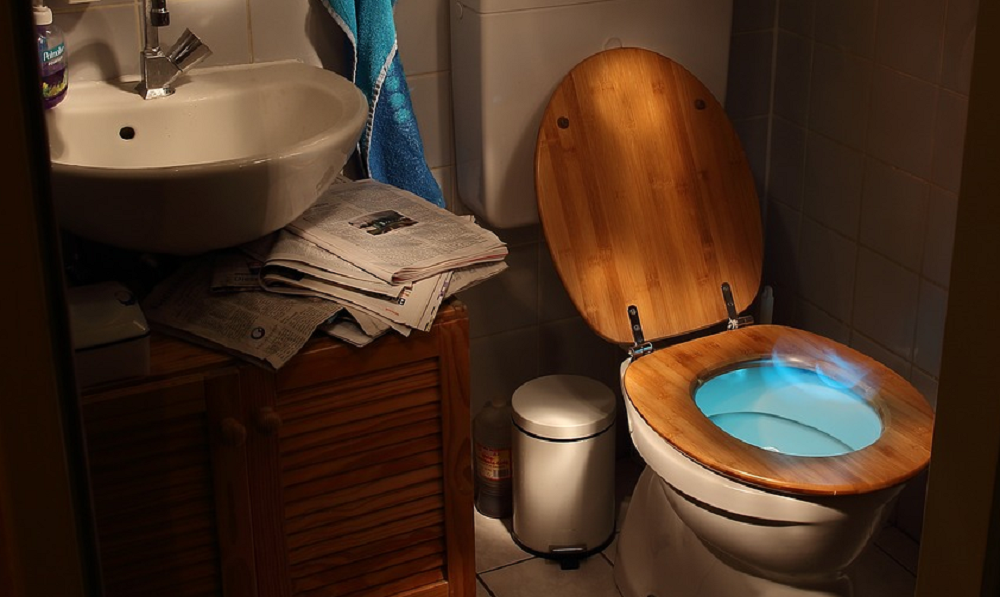 Омич пытался смыть следы преступления в унитаз