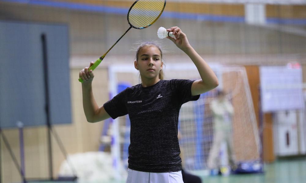 Омских школьников будут учить бадминтону 