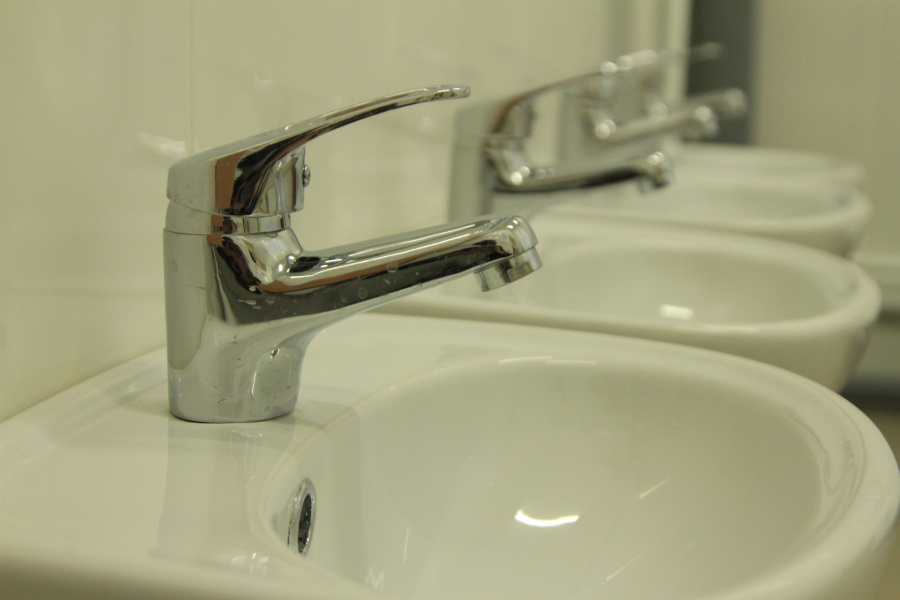 Для жителей микрорайона Ясная Поляна снизили тариф на воду почти в 4 раза 