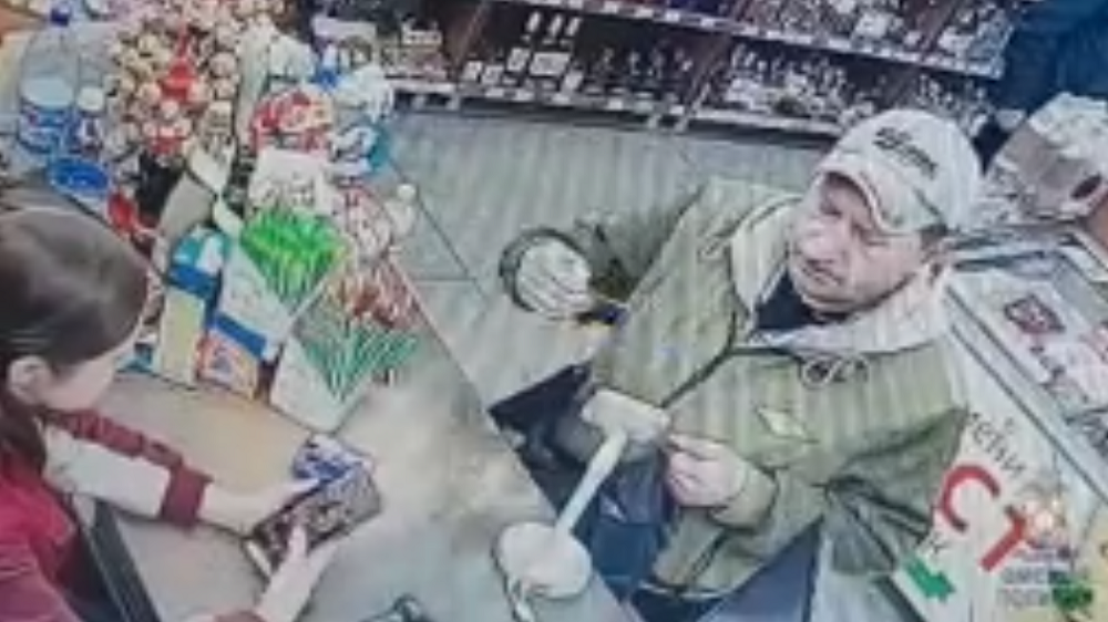 Омская полиция ищет мужчину, которого подозревают в краже