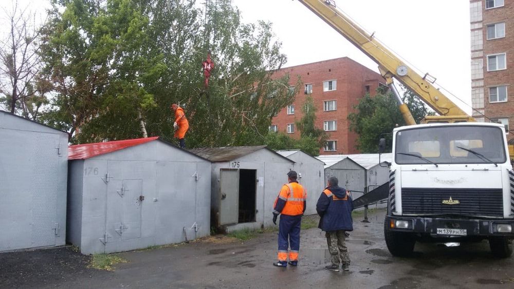 В Советском округе Омска убрали незаконные гаражи