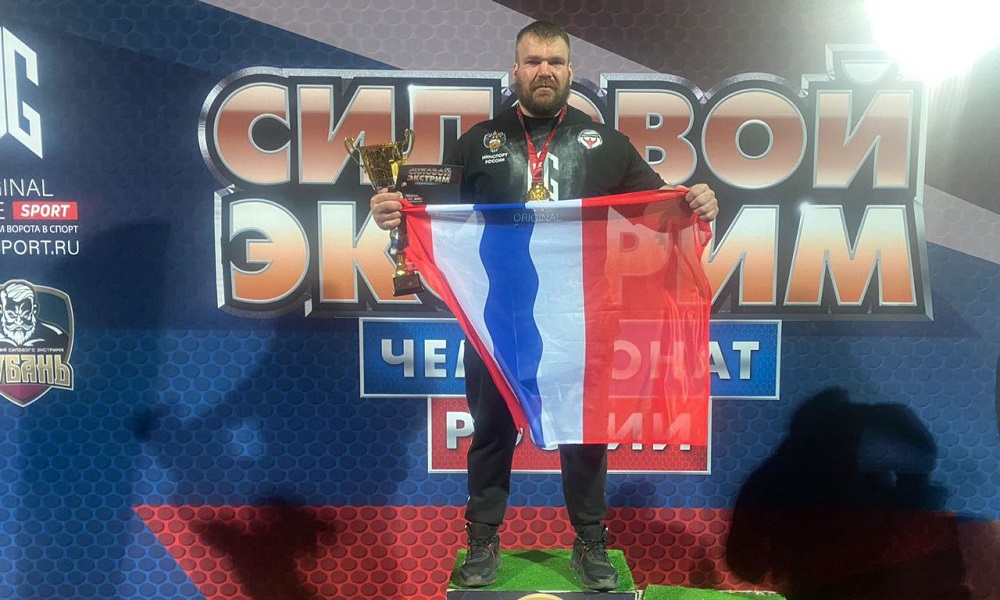 Омский богатырь Евгений Марков установил 3 новых рекорда страны в силовом экстриме