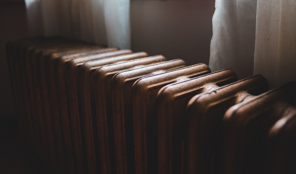 Вину признал: в Омской области завхоз сдал батареи из больницы в пункт приёма металла