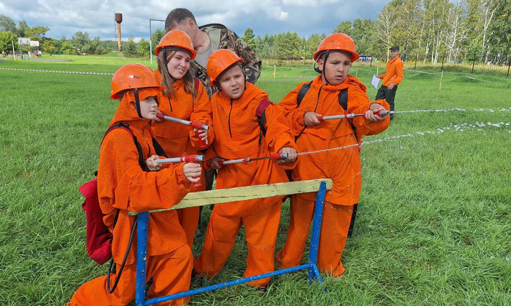 В Таврическом районе провели «Пожарные старты» для юных лесоводов