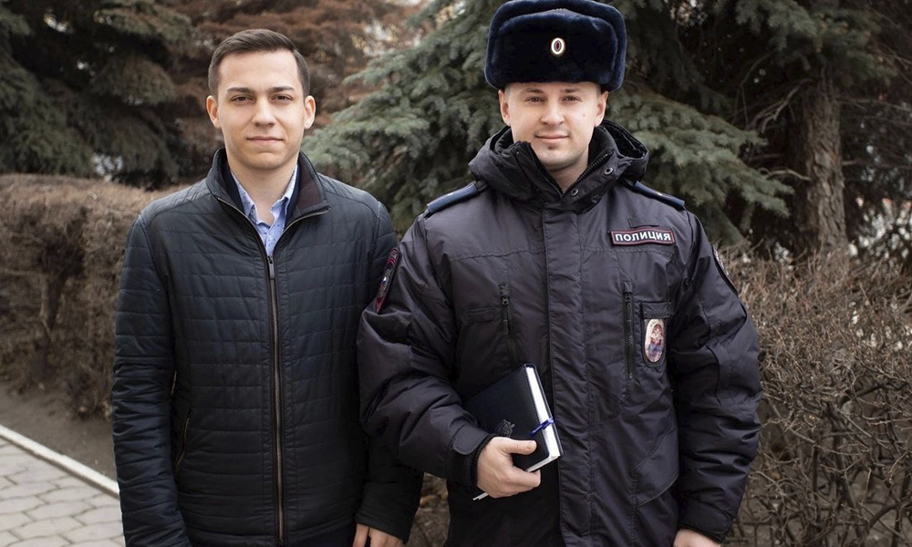 Омичка поблагодарила сотрудников уголовного розыска за помощь