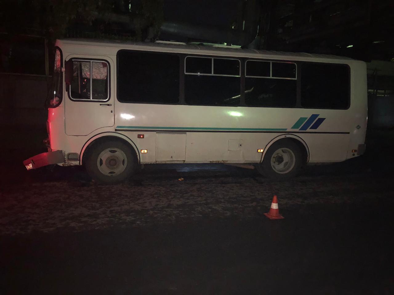 Омич погиб под колёсами ПАЗа
