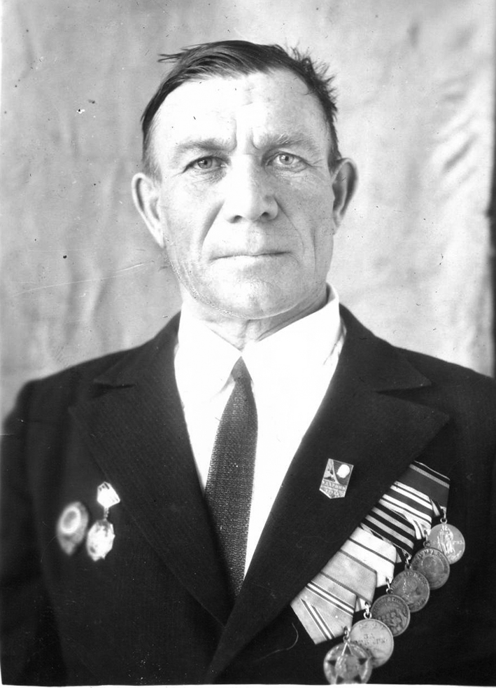 Важенин 1 чб.jpg