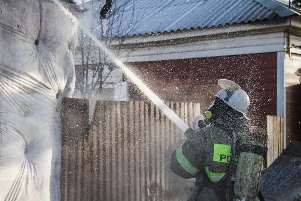 тушит.jpg тушит.jpg