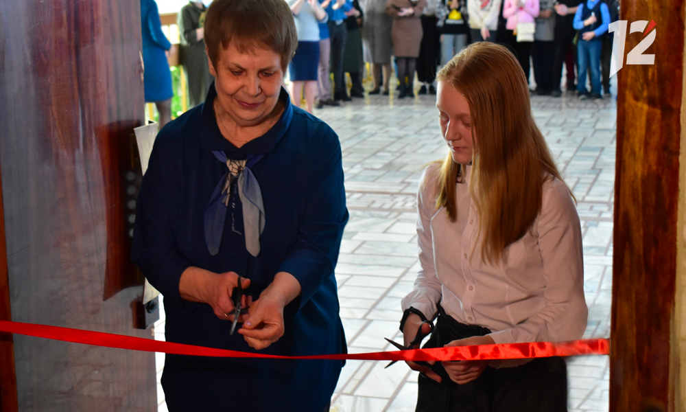 pionerskiy_shtab_pererezanie_lentochki.png pionerskiy_shtab_pererezanie_lentochki.png