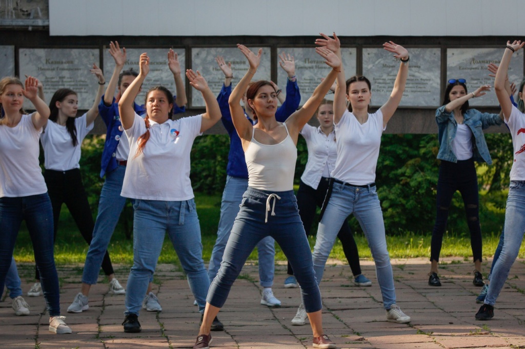 XIpiaGQgAWk.jpg XIpiaGQgAWk.jpg