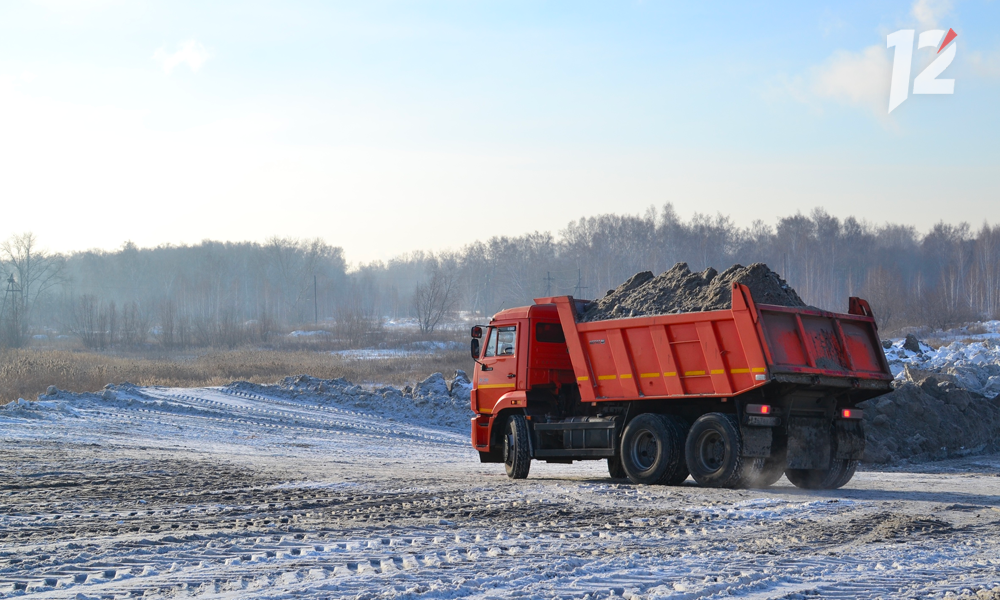 Самосвал_грузовик_снег_спец техника_уборка снега_спецтехника_камаз+.png